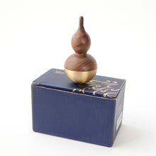 Load image into Gallery viewer, Gourd Paper Weight