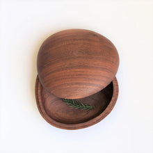 Load image into Gallery viewer, Pebble Accessories Box